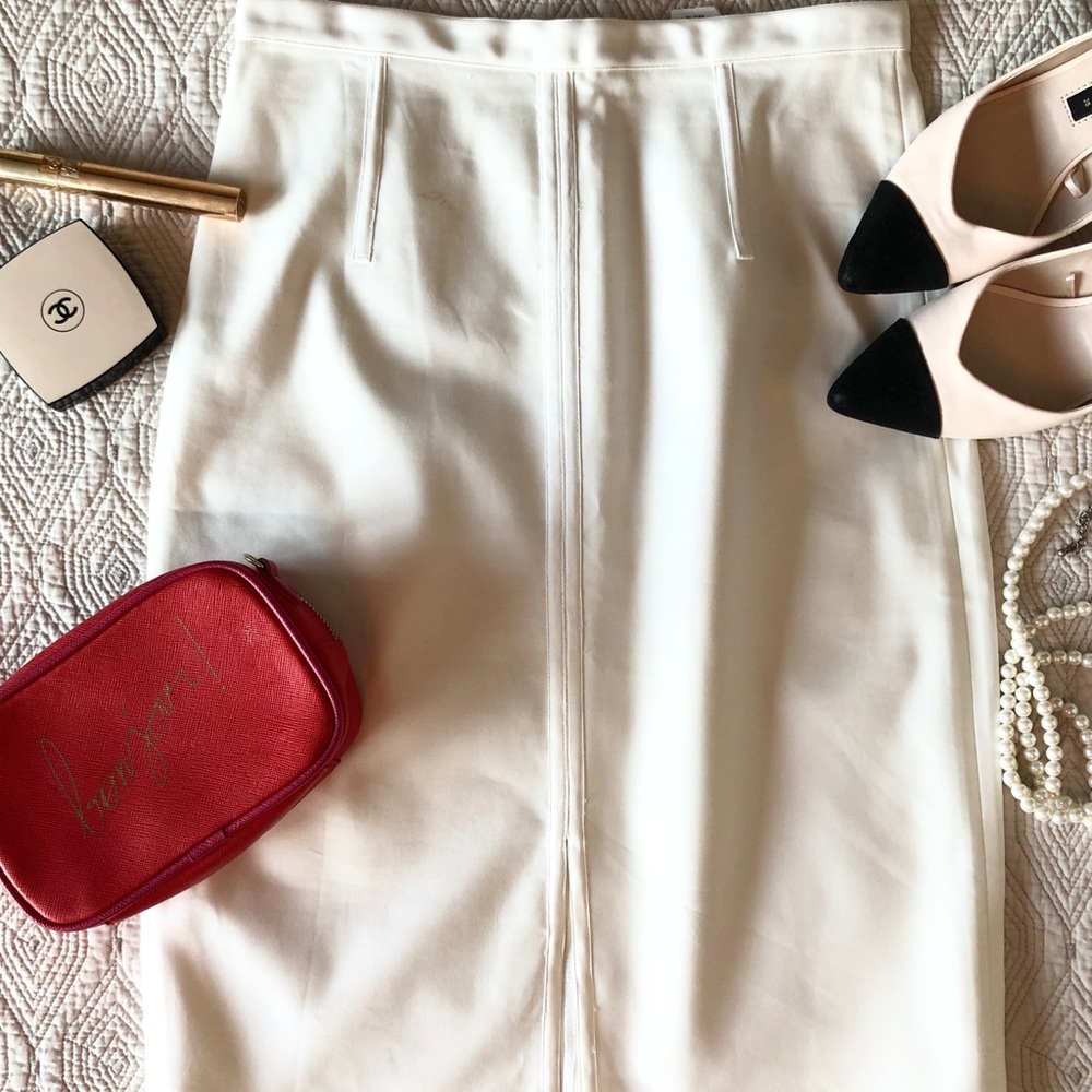 🌷🌷🌷 Soft white Club Monaco pencil skirt for spring